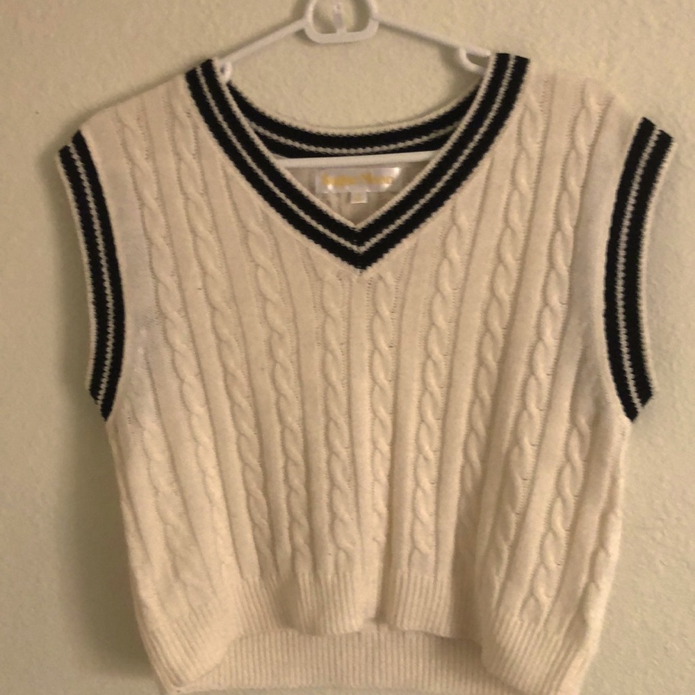 White Preppy Vest With Black Outline